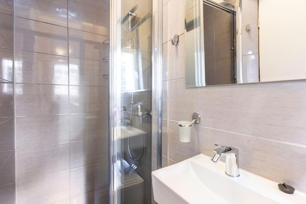 Apartman Vishegrad Διαμέρισμα Κάρλοβι Βάρι Εξωτερικό φωτογραφία